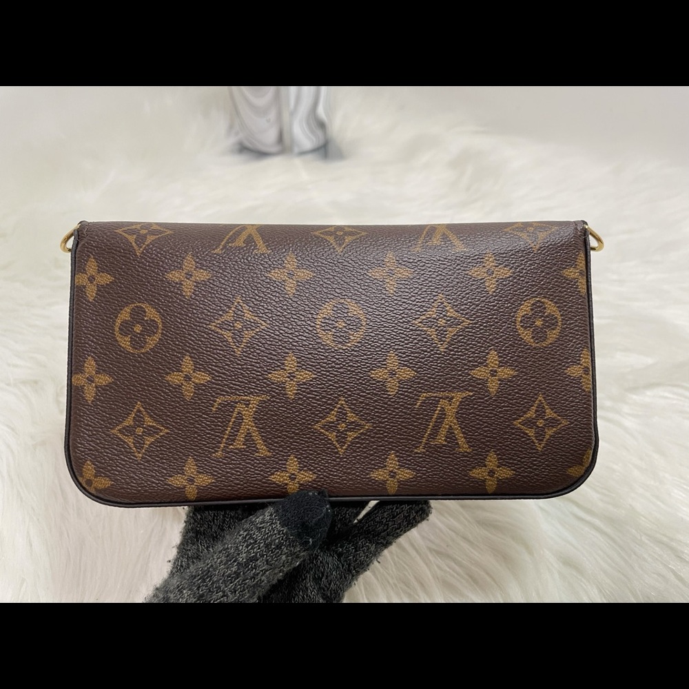 🔥SOLD 🔥Felicie Mono Pochette (No zippered) - Picture 3 of 16